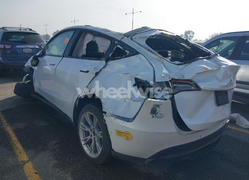 Photo 3 of 2022 Tesla Model Y LONG RANGE DUAL MOTOR ALL-WHEEL DRIVE (VIN 7SAYGDEE6NF446529)