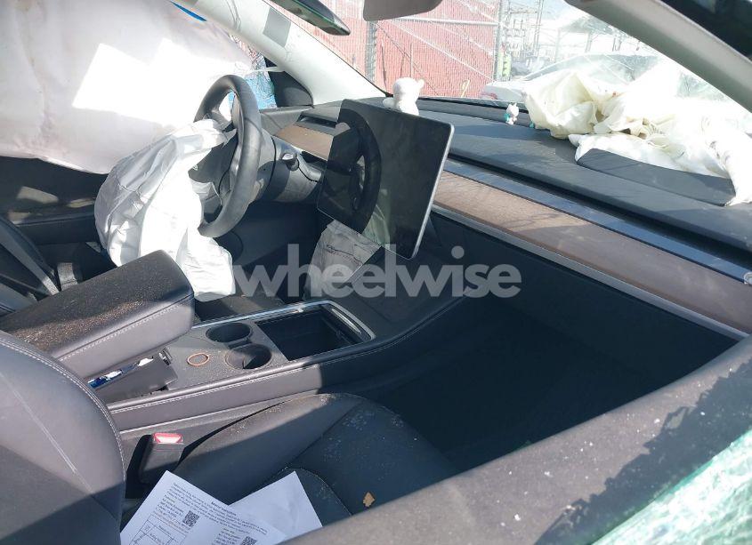 Photo 5 of 2022 Tesla Model Y LONG RANGE DUAL MOTOR ALL-WHEEL DRIVE (VIN 7SAYGDEE6NF446529)