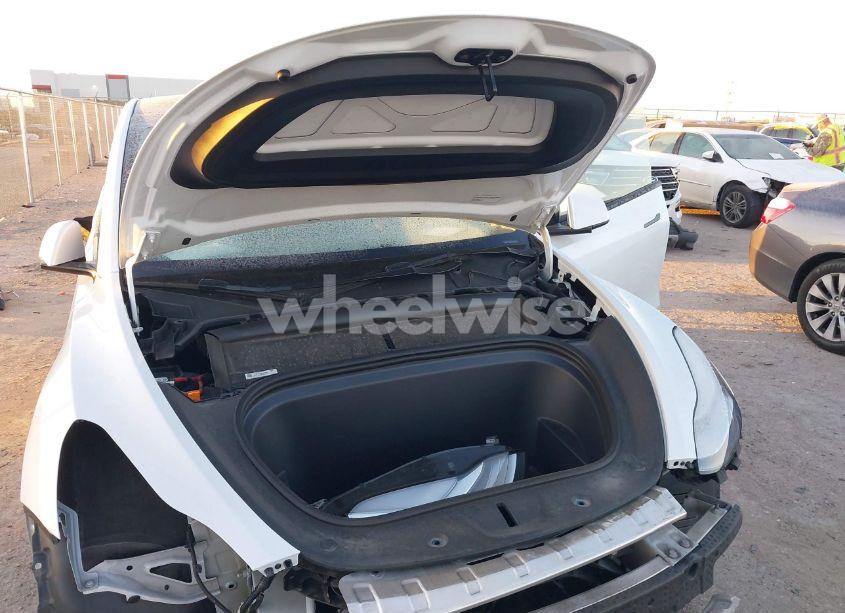 Photo 10 of 2023 Tesla Model Y AWD/LONG RANGE DUAL MOTOR ALL-WHEEL DRIVE (VIN 7SAYGDEE6PA061228)