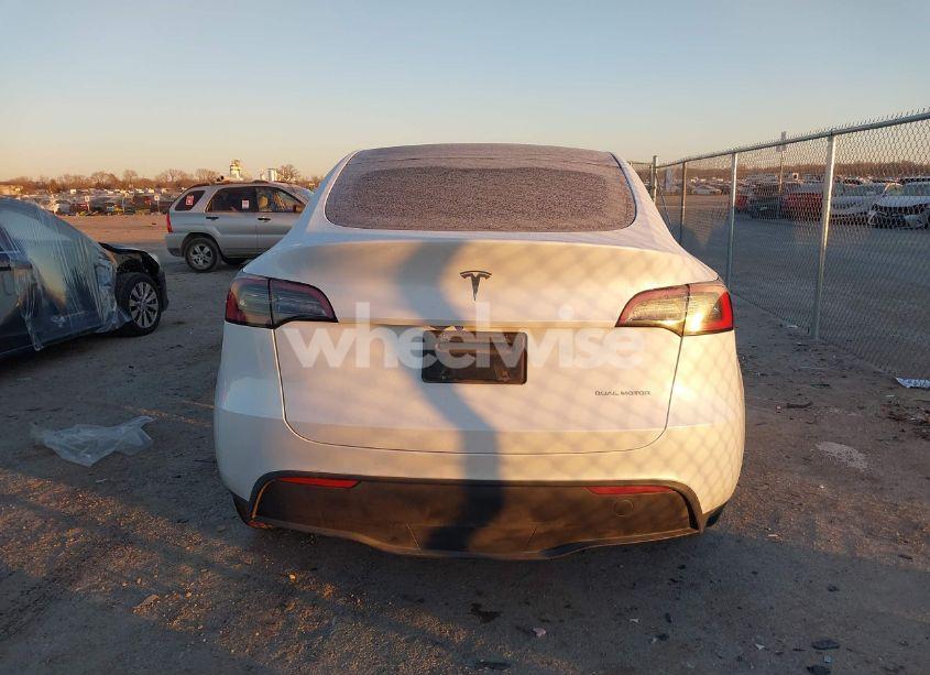 Photo 16 of 2023 Tesla Model Y AWD/LONG RANGE DUAL MOTOR ALL-WHEEL DRIVE (VIN 7SAYGDEE6PA061228)