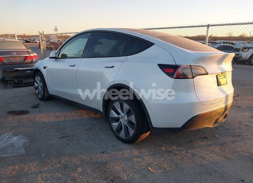 Photo 3 of 2023 Tesla Model Y AWD/LONG RANGE DUAL MOTOR ALL-WHEEL DRIVE (VIN 7SAYGDEE6PA061228)