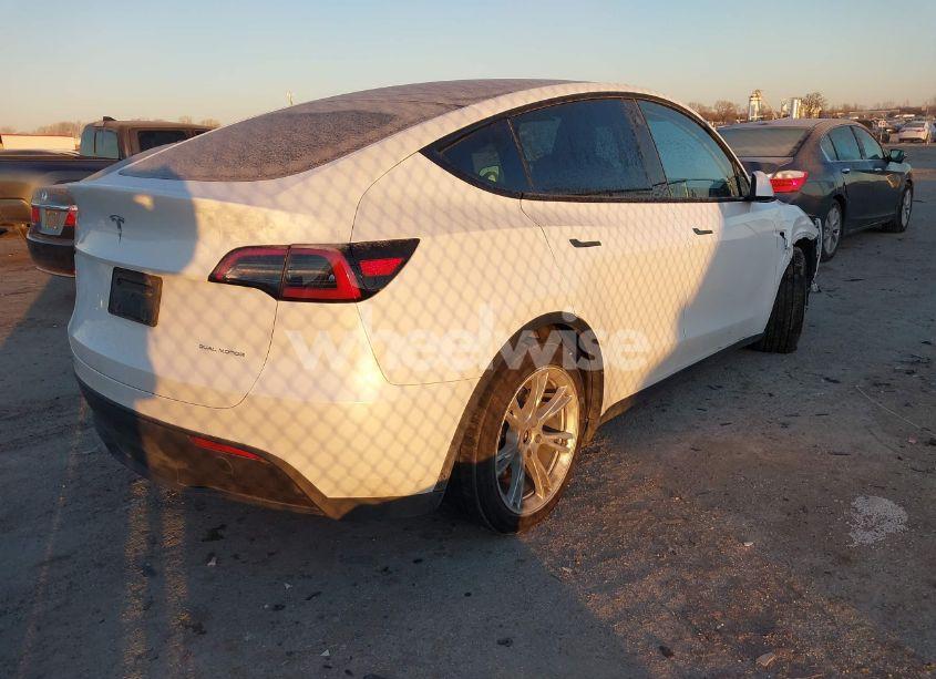 Photo 4 of 2023 Tesla Model Y AWD/LONG RANGE DUAL MOTOR ALL-WHEEL DRIVE (VIN 7SAYGDEE6PA061228)