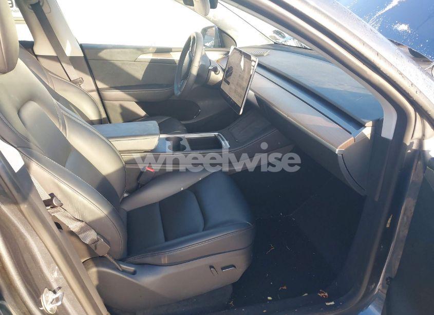 Photo 5 of 2023 Tesla Model Y AWD/LONG RANGE DUAL MOTOR ALL-WHEEL DRIVE (VIN 7SAYGDEE6PA081947)