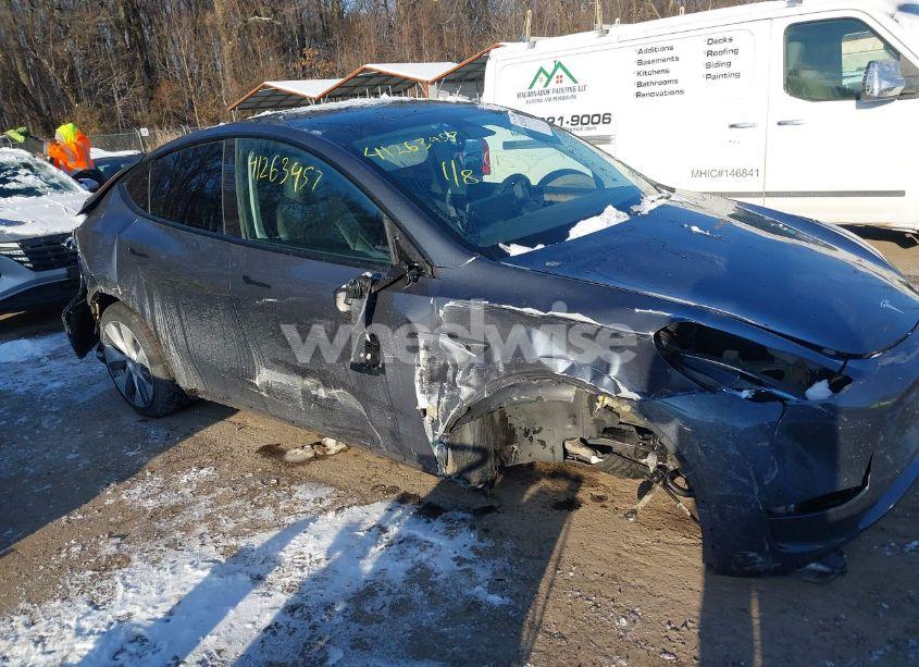 Photo 6 of 2023 Tesla Model Y AWD/LONG RANGE DUAL MOTOR ALL-WHEEL DRIVE (VIN 7SAYGDEE6PA081947)