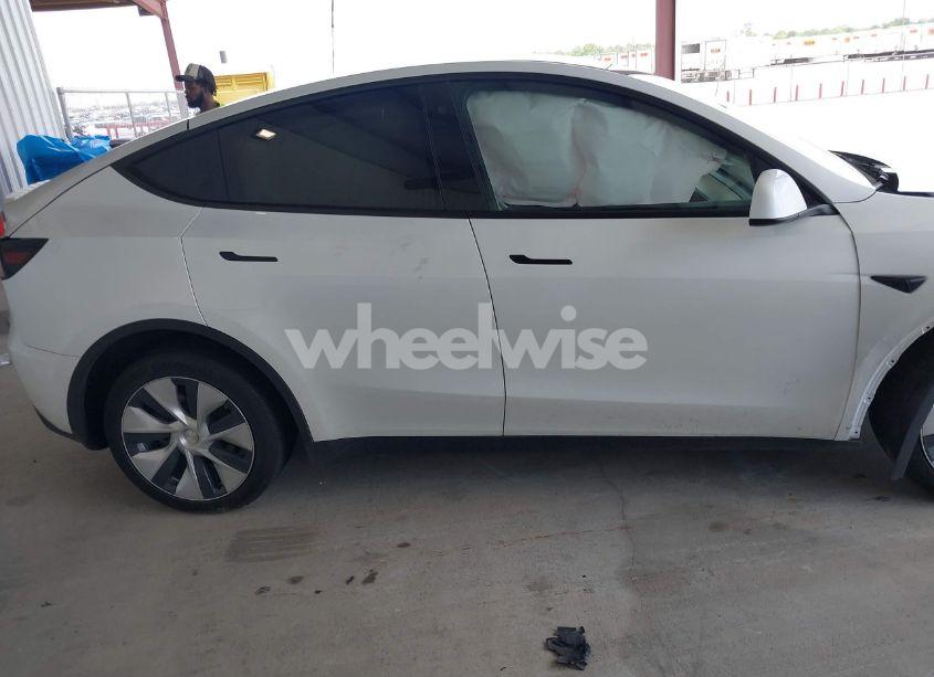 Photo 14 of 2023 Tesla Model Y AWD/LONG RANGE DUAL MOTOR ALL-WHEEL DRIVE (VIN 7SAYGDEE6PA088073)