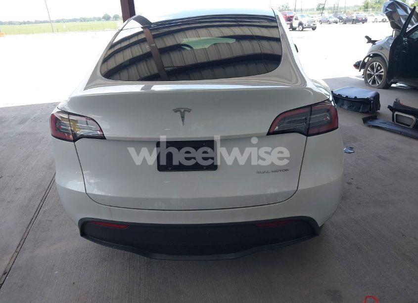 Photo 17 of 2023 Tesla Model Y AWD/LONG RANGE DUAL MOTOR ALL-WHEEL DRIVE (VIN 7SAYGDEE6PA088073)