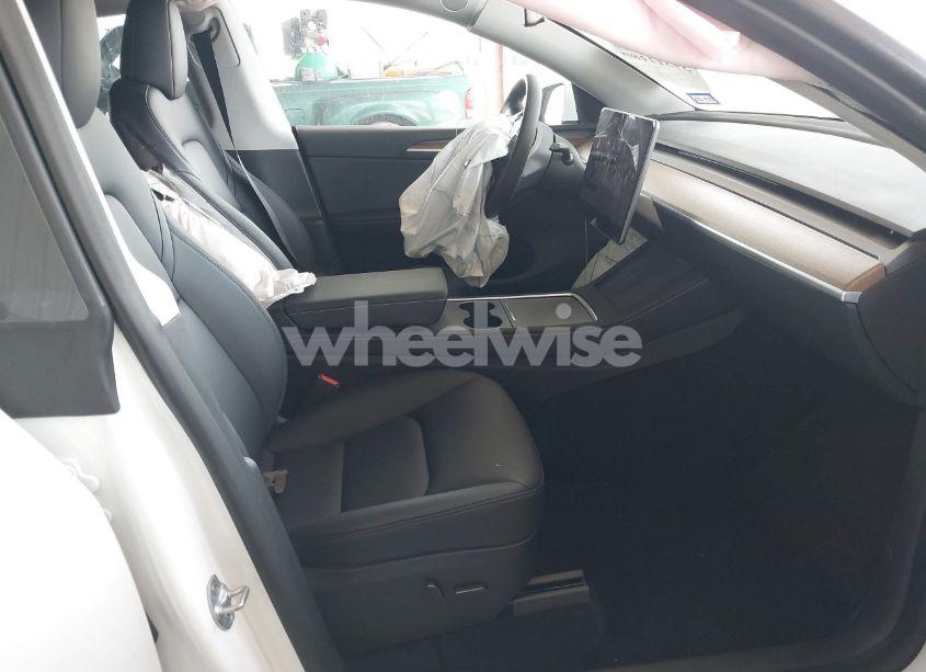 Photo 5 of 2023 Tesla Model Y AWD/LONG RANGE DUAL MOTOR ALL-WHEEL DRIVE (VIN 7SAYGDEE6PA088073)