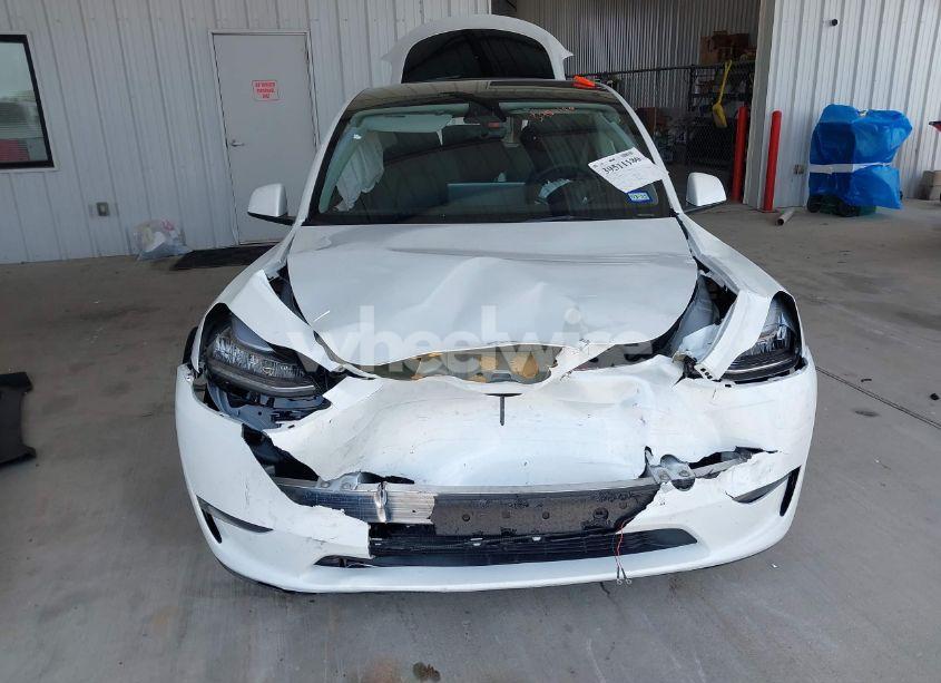 Photo 6 of 2023 Tesla Model Y AWD/LONG RANGE DUAL MOTOR ALL-WHEEL DRIVE (VIN 7SAYGDEE6PA088073)