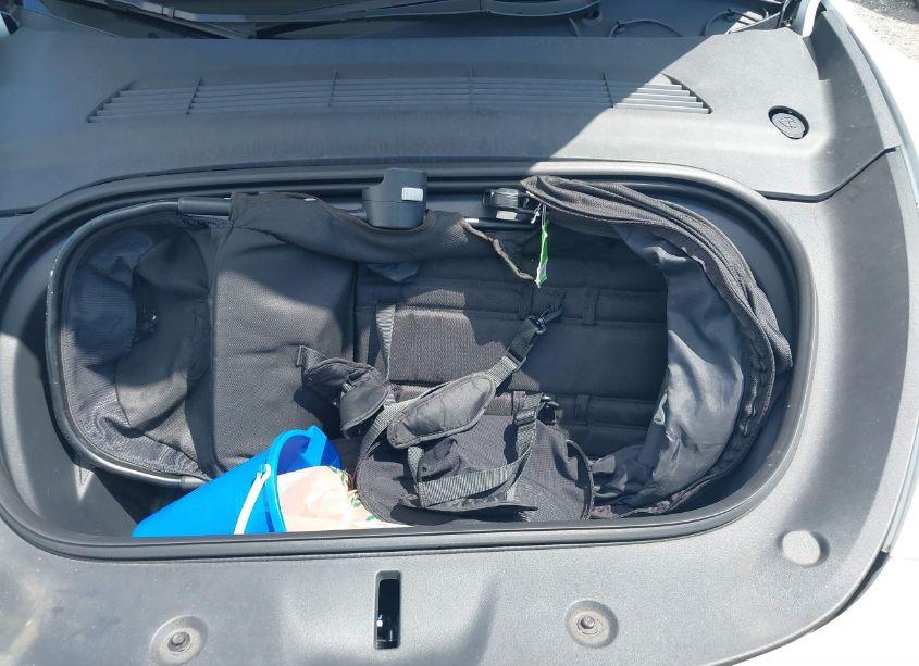 Photo 10 of 2023 Tesla Model Y AWD/LONG RANGE DUAL MOTOR ALL-WHEEL DRIVE (VIN 7SAYGDEE6PA128653)