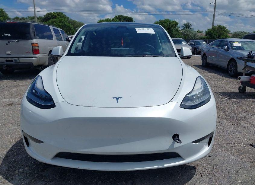 Photo 11 of 2023 Tesla Model Y AWD/LONG RANGE DUAL MOTOR ALL-WHEEL DRIVE (VIN 7SAYGDEE6PA128653)