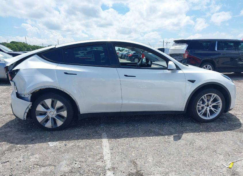 Photo 12 of 2023 Tesla Model Y AWD/LONG RANGE DUAL MOTOR ALL-WHEEL DRIVE (VIN 7SAYGDEE6PA128653)