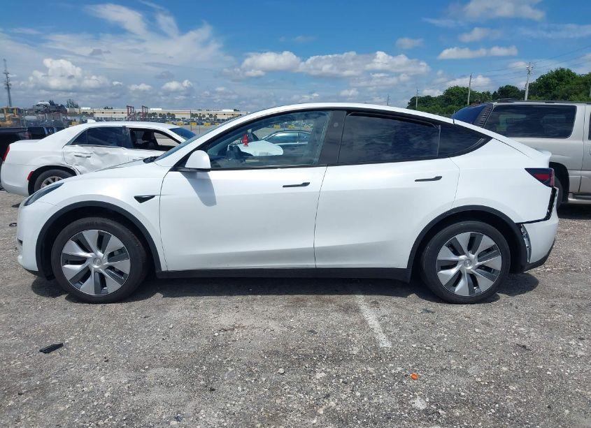 Photo 13 of 2023 Tesla Model Y AWD/LONG RANGE DUAL MOTOR ALL-WHEEL DRIVE (VIN 7SAYGDEE6PA128653)