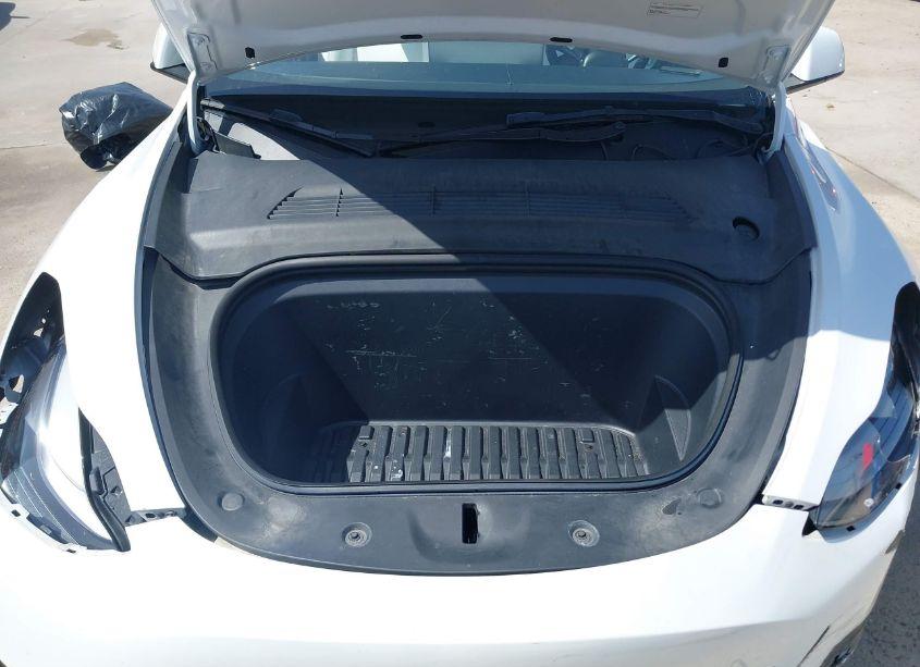 Photo 10 of 2023 Tesla Model Y AWD/LONG RANGE DUAL MOTOR ALL-WHEEL DRIVE (VIN 7SAYGDEE6PF632347)