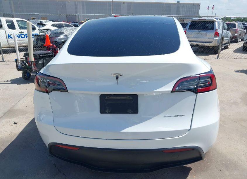Photo 15 of 2023 Tesla Model Y AWD/LONG RANGE DUAL MOTOR ALL-WHEEL DRIVE (VIN 7SAYGDEE6PF632347)
