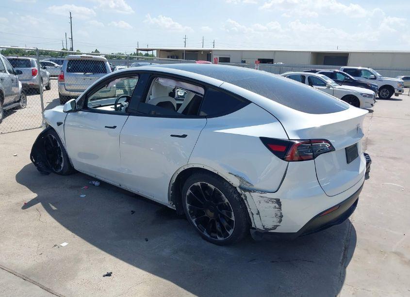 Photo 3 of 2023 Tesla Model Y AWD/LONG RANGE DUAL MOTOR ALL-WHEEL DRIVE (VIN 7SAYGDEE6PF632347)