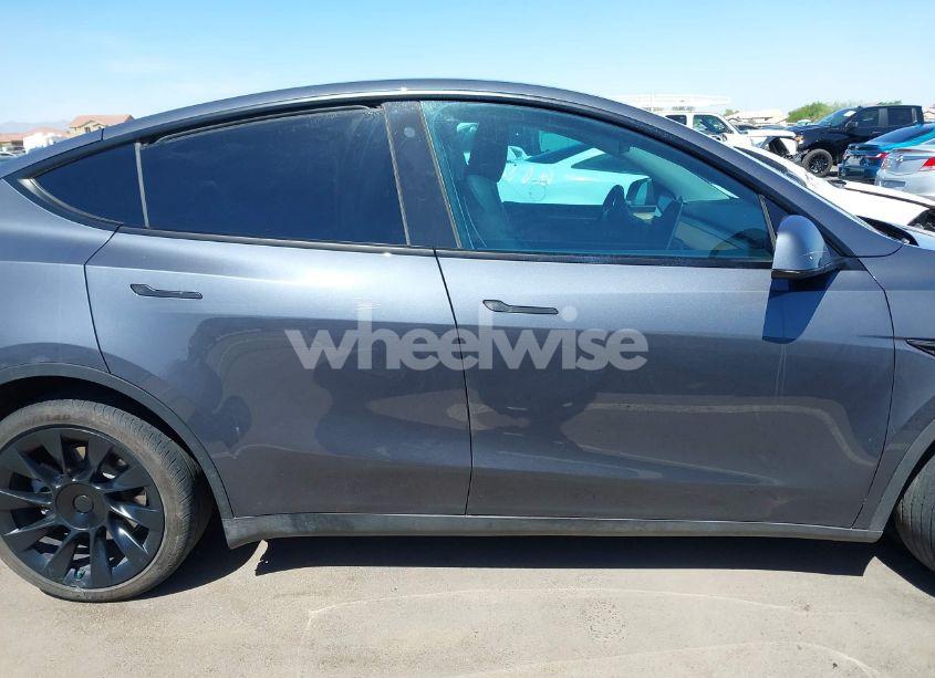 Photo 12 of 2023 Tesla Model Y AWD/LONG RANGE DUAL MOTOR ALL-WHEEL DRIVE (VIN 7SAYGDEE6PF691155)