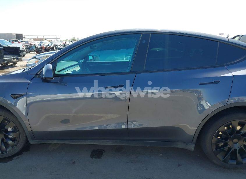 Photo 13 of 2023 Tesla Model Y AWD/LONG RANGE DUAL MOTOR ALL-WHEEL DRIVE (VIN 7SAYGDEE6PF691155)