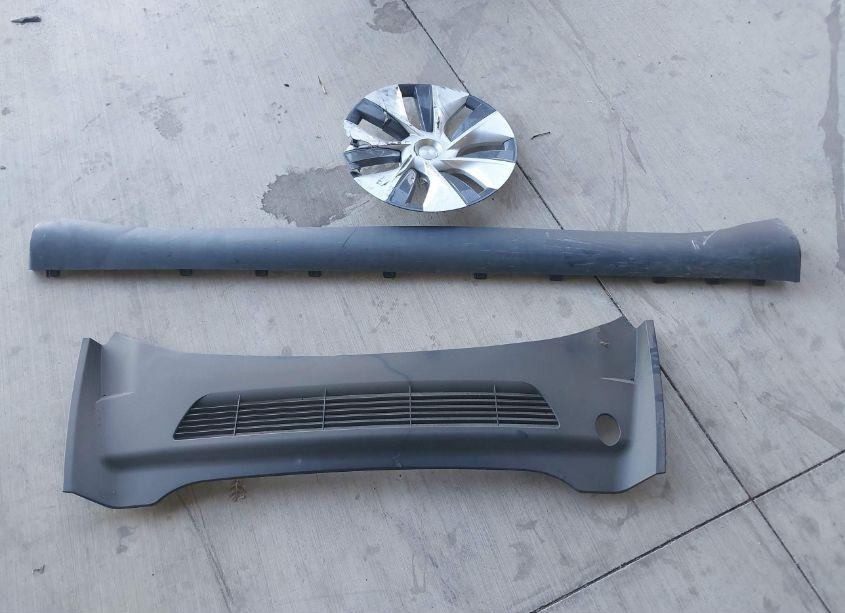 Photo 12 of 2023 Tesla Model Y AWD/LONG RANGE DUAL MOTOR ALL-WHEEL DRIVE (VIN 7SAYGDEE6PF742623)