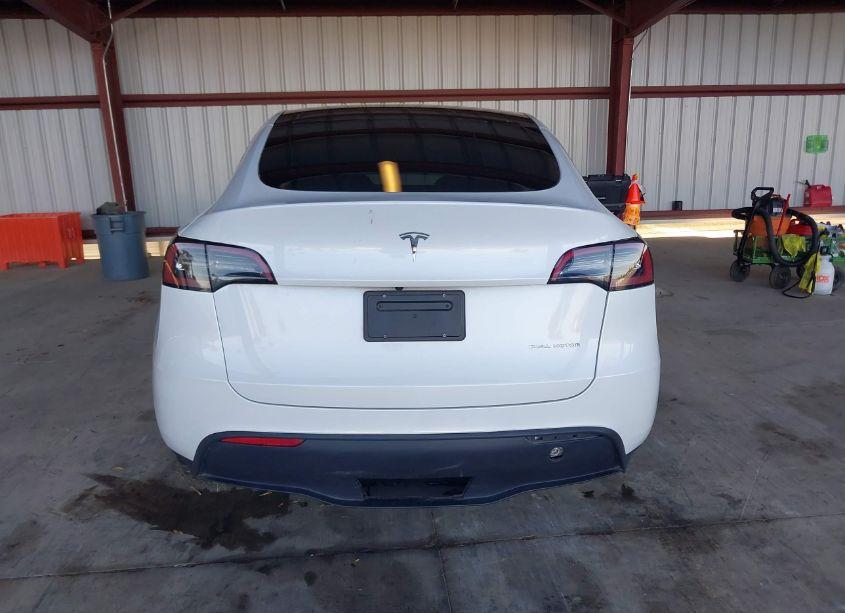 Photo 17 of 2023 Tesla Model Y AWD/LONG RANGE DUAL MOTOR ALL-WHEEL DRIVE (VIN 7SAYGDEE6PF742623)