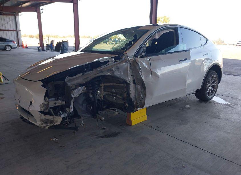 Photo 2 of 2023 Tesla Model Y AWD/LONG RANGE DUAL MOTOR ALL-WHEEL DRIVE (VIN 7SAYGDEE6PF742623)