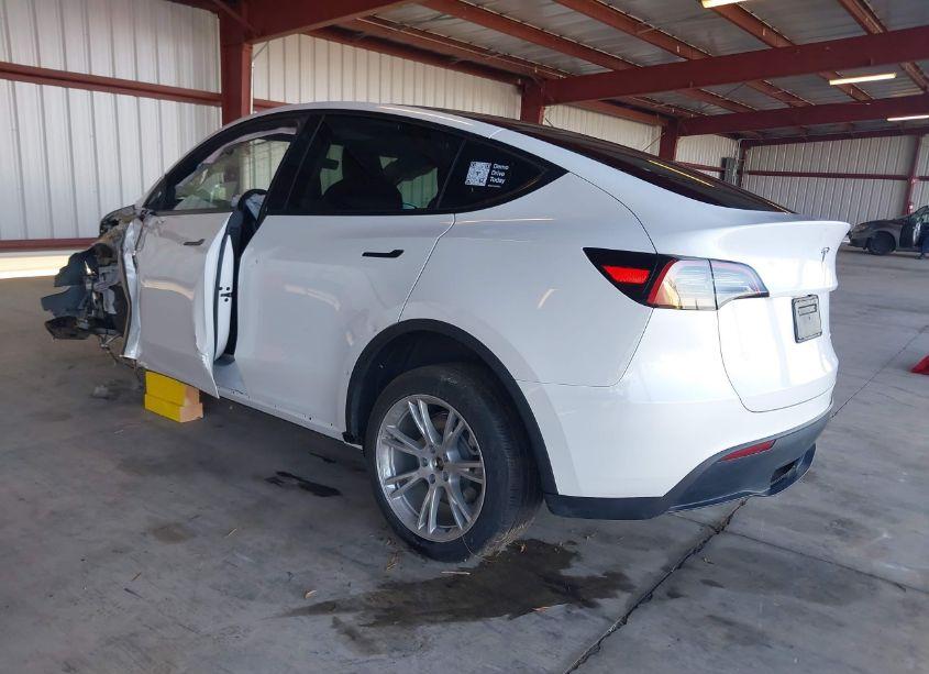 Photo 3 of 2023 Tesla Model Y AWD/LONG RANGE DUAL MOTOR ALL-WHEEL DRIVE (VIN 7SAYGDEE6PF742623)