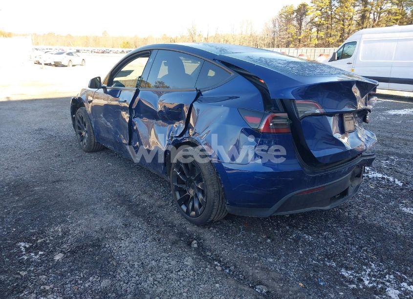 Photo 3 of 2023 Tesla Model Y AWD/LONG RANGE DUAL MOTOR ALL-WHEEL DRIVE (VIN 7SAYGDEE6PF804764)