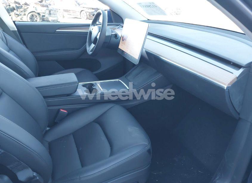 Photo 5 of 2023 Tesla Model Y AWD/LONG RANGE DUAL MOTOR ALL-WHEEL DRIVE (VIN 7SAYGDEE6PF804764)