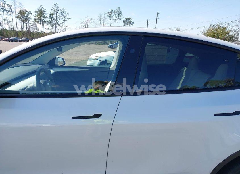 Photo 14 of 2023 Tesla Model Y AWD/LONG RANGE DUAL MOTOR ALL-WHEEL DRIVE (VIN 7SAYGDEE6PF873695)