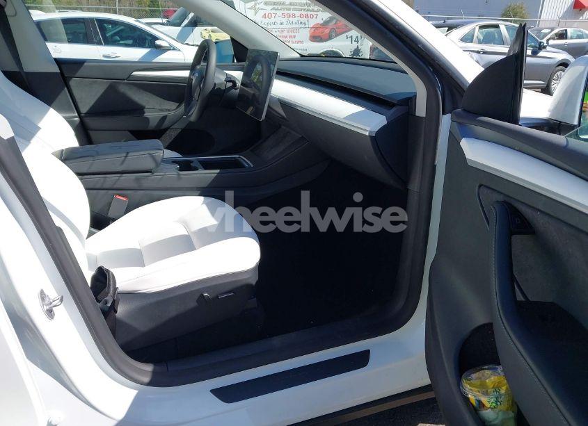 Photo 5 of 2023 Tesla Model Y AWD/LONG RANGE DUAL MOTOR ALL-WHEEL DRIVE (VIN 7SAYGDEE6PF873695)