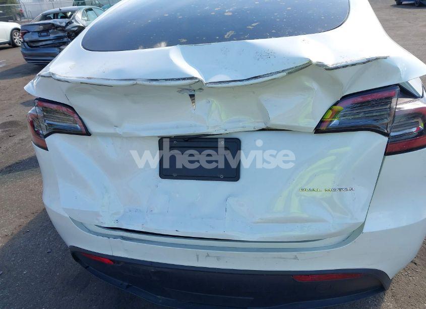 Photo 6 of 2023 Tesla Model Y AWD/LONG RANGE DUAL MOTOR ALL-WHEEL DRIVE (VIN 7SAYGDEE6PF873695)