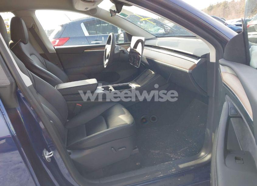 Photo 5 of 2023 Tesla Model Y AWD/LONG RANGE DUAL MOTOR ALL-WHEEL DRIVE (VIN 7SAYGDEE6PF890254)