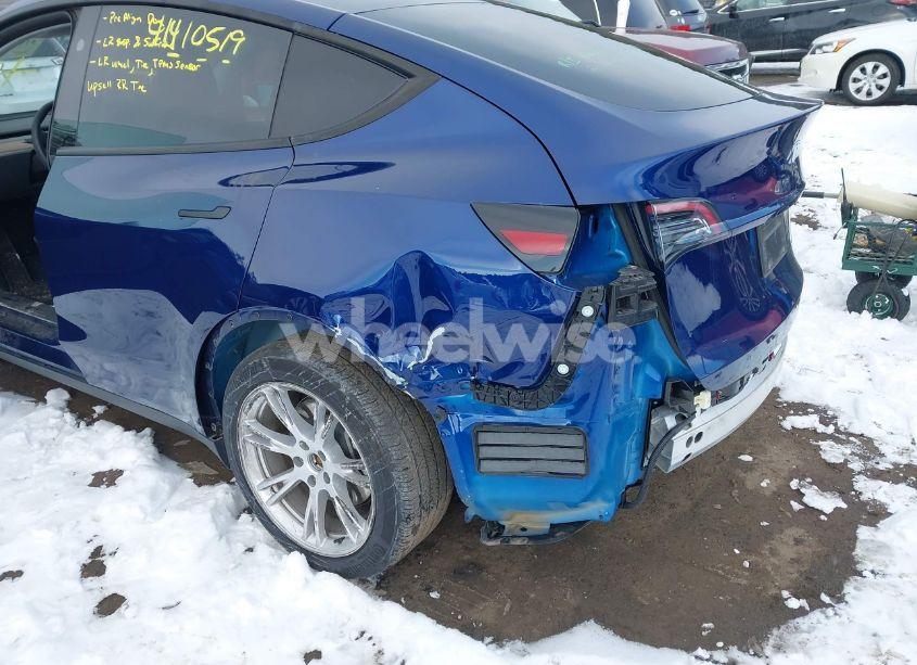 Photo 6 of 2023 Tesla Model Y AWD/LONG RANGE DUAL MOTOR ALL-WHEEL DRIVE (VIN 7SAYGDEE6PF890254)