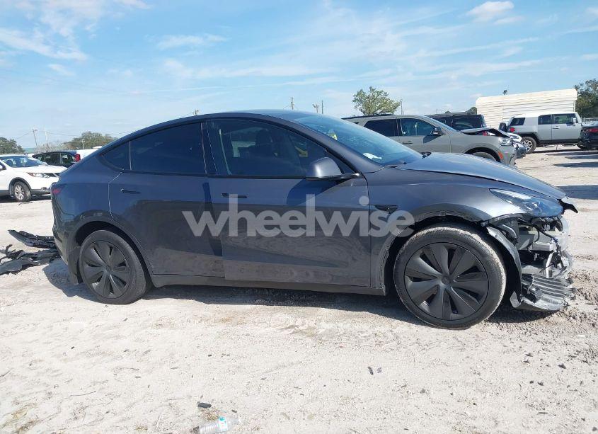 Photo 14 of 2023 Tesla Model Y AWD/LONG RANGE DUAL MOTOR ALL-WHEEL DRIVE (VIN 7SAYGDEE6PF942921)