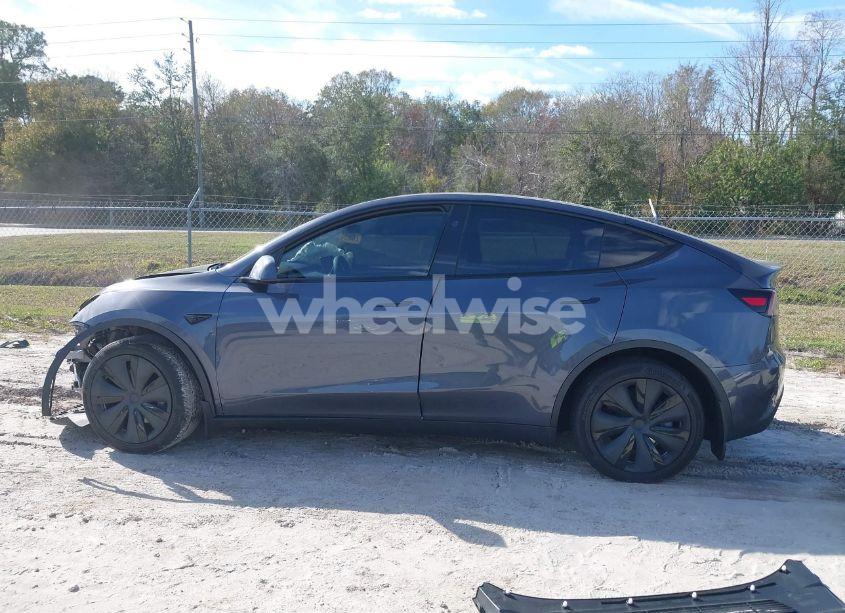 Photo 15 of 2023 Tesla Model Y AWD/LONG RANGE DUAL MOTOR ALL-WHEEL DRIVE (VIN 7SAYGDEE6PF942921)