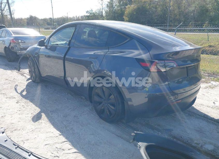 Photo 3 of 2023 Tesla Model Y AWD/LONG RANGE DUAL MOTOR ALL-WHEEL DRIVE (VIN 7SAYGDEE6PF942921)