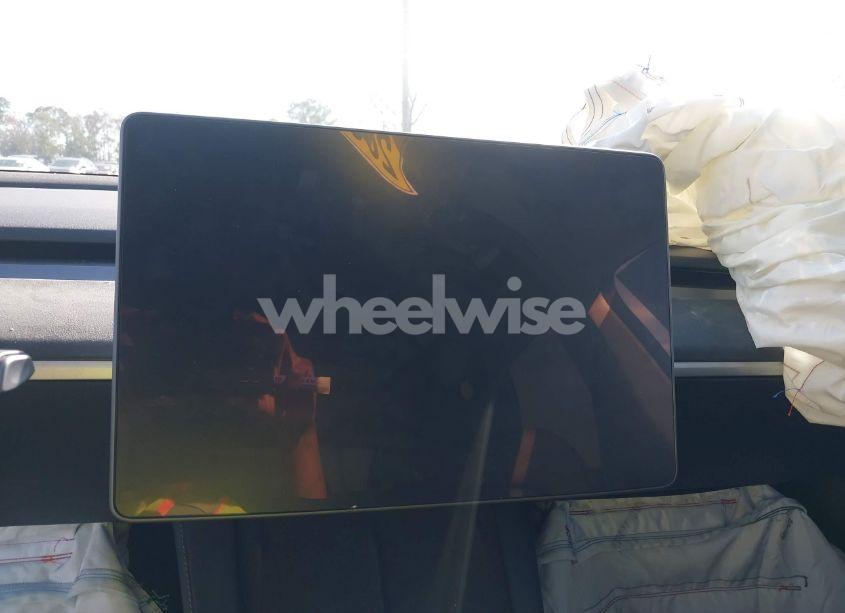 Photo 7 of 2023 Tesla Model Y AWD/LONG RANGE DUAL MOTOR ALL-WHEEL DRIVE (VIN 7SAYGDEE6PF942921)