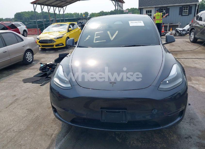 Photo 13 of 2024 Tesla Model Y LONG RANGE DUAL MOTOR ALL-WHEEL DRIVE (VIN 7SAYGDEE6RA226536)