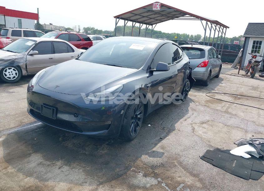 Photo 2 of 2024 Tesla Model Y LONG RANGE DUAL MOTOR ALL-WHEEL DRIVE (VIN 7SAYGDEE6RA226536)