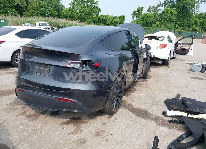 Photo 4 of 2024 Tesla Model Y LONG RANGE DUAL MOTOR ALL-WHEEL DRIVE (VIN 7SAYGDEE6RA226536)