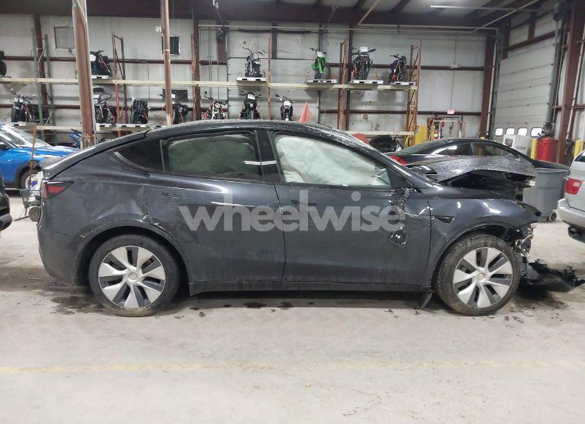 Photo 12 of 2024 Tesla Model Y LONG RANGE DUAL MOTOR ALL-WHEEL DRIVE (VIN 7SAYGDEE6RA251193)