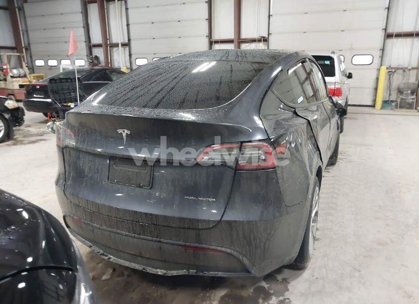 Photo 15 of 2024 Tesla Model Y LONG RANGE DUAL MOTOR ALL-WHEEL DRIVE (VIN 7SAYGDEE6RA251193)
