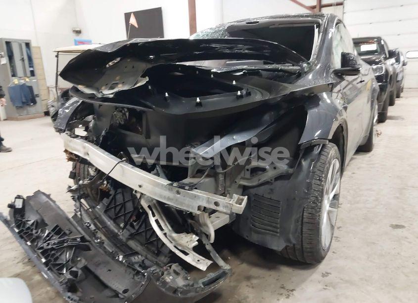 Photo 6 of 2024 Tesla Model Y LONG RANGE DUAL MOTOR ALL-WHEEL DRIVE (VIN 7SAYGDEE6RA251193)