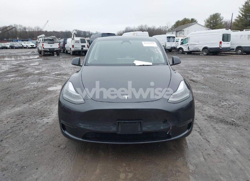 Photo 12 of 2024 Tesla Model Y LONG RANGE DUAL MOTOR ALL-WHEEL DRIVE (VIN 7SAYGDEE6RA329410)