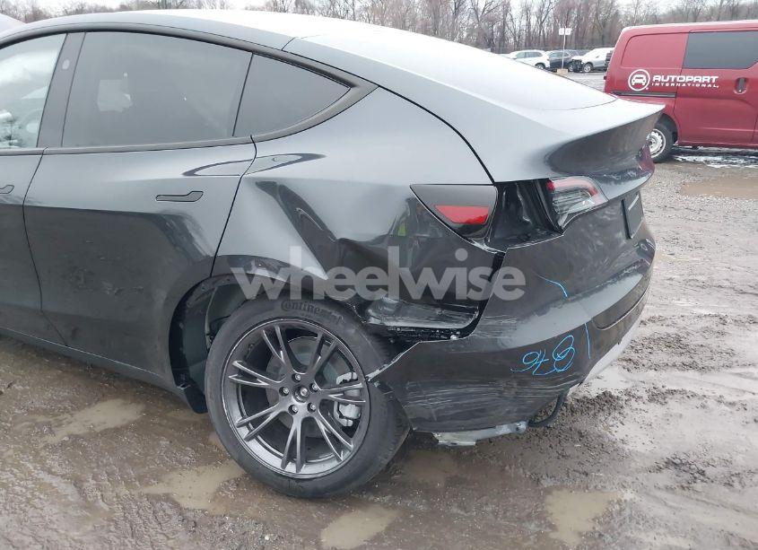 Photo 19 of 2024 Tesla Model Y LONG RANGE DUAL MOTOR ALL-WHEEL DRIVE (VIN 7SAYGDEE6RA329410)