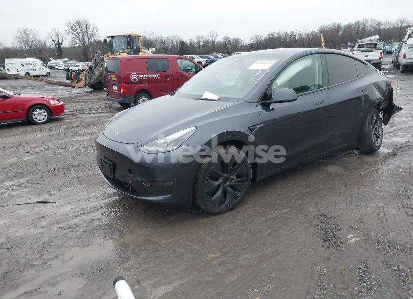 Photo 2 of 2024 Tesla Model Y LONG RANGE DUAL MOTOR ALL-WHEEL DRIVE (VIN 7SAYGDEE6RA329410)