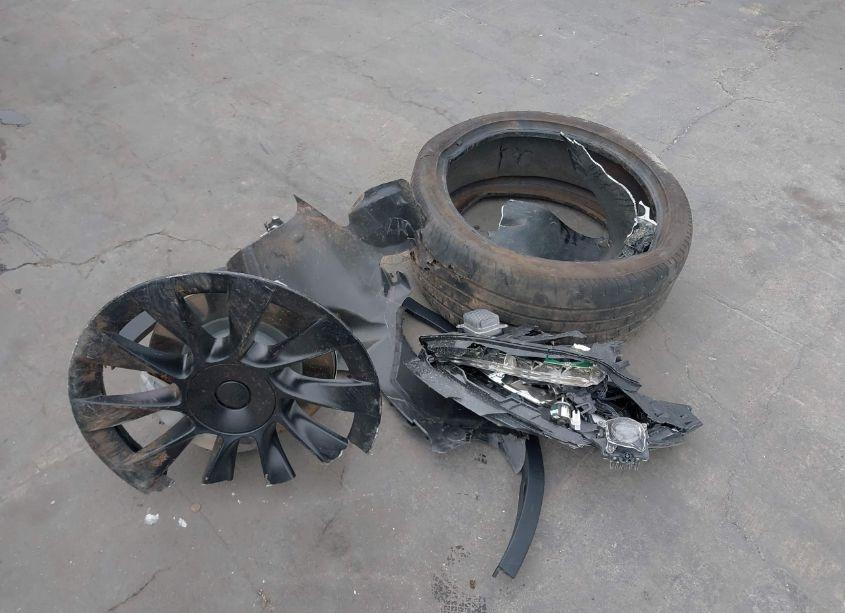 Photo 12 of 2024 Tesla Model Y LONG RANGE DUAL MOTOR ALL-WHEEL DRIVE (VIN 7SAYGDEE6RF025657)