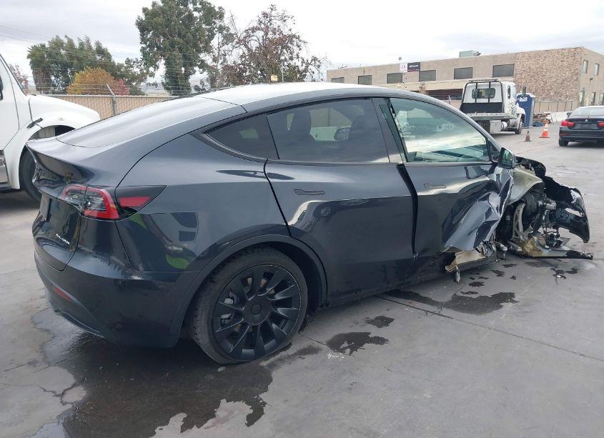 Photo 4 of 2024 Tesla Model Y LONG RANGE DUAL MOTOR ALL-WHEEL DRIVE (VIN 7SAYGDEE6RF025657)