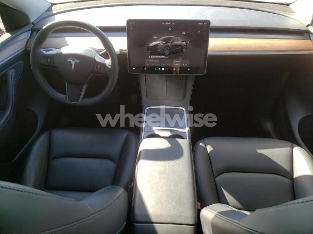 Photo 3 of 2024 TESLA MODEL Y (VIN 7SAYGDEE6RF054205)