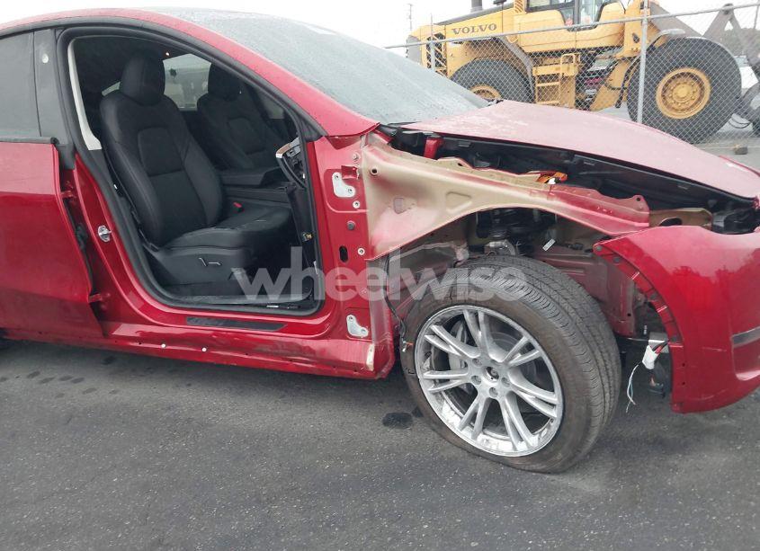 Photo 6 of 2024 Tesla Model Y LONG RANGE DUAL MOTOR ALL-WHEEL DRIVE (VIN 7SAYGDEE6RF076107)