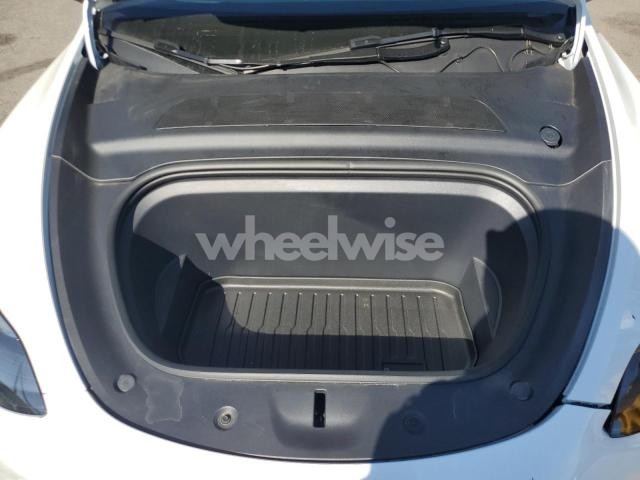 Photo 10 of 2024 TESLA MODEL Y (VIN 7SAYGDEE6RF083400)
